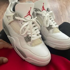 Selling now size 10/5 jordan 4 oreo 2021